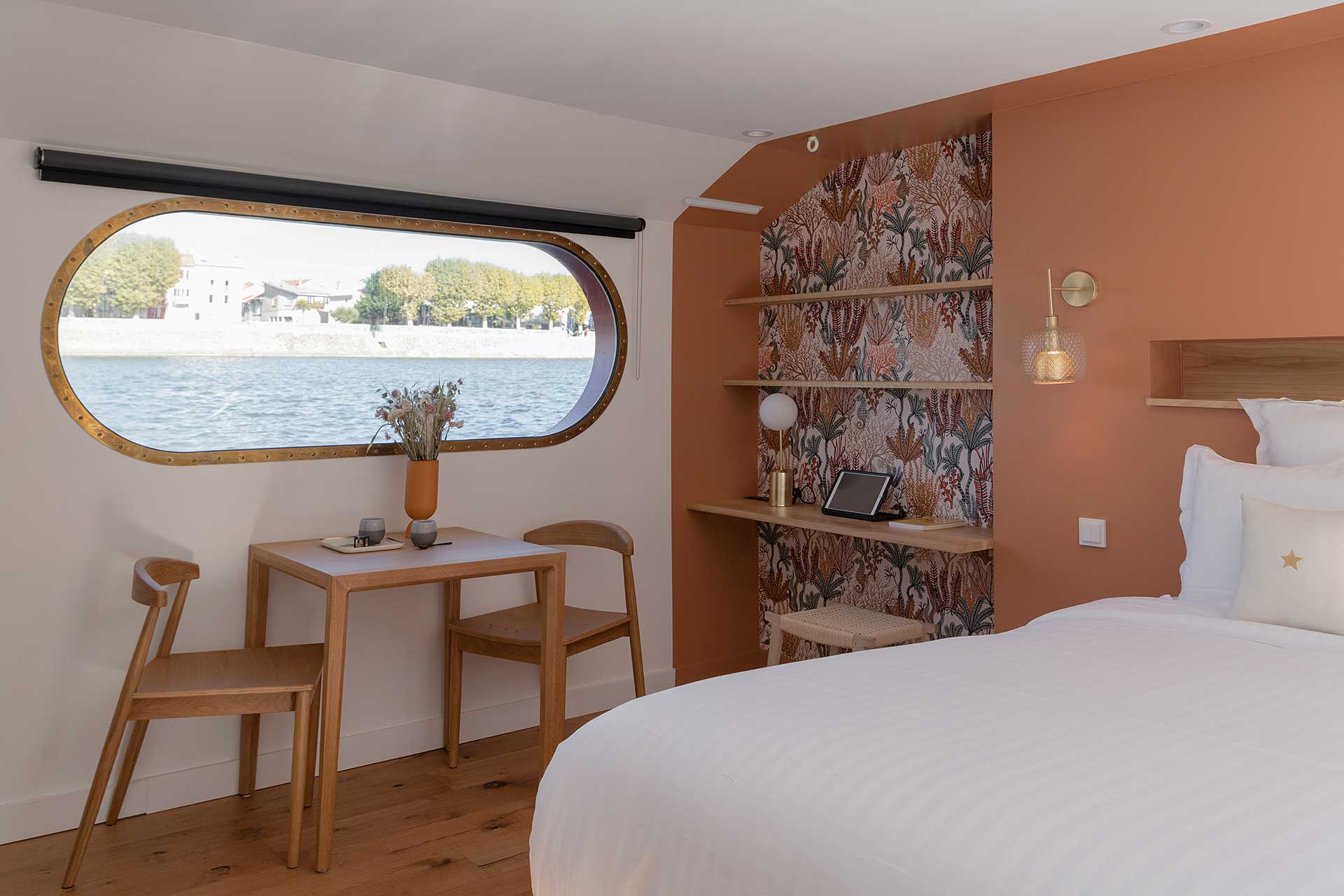 LA PENICHE - French Luxury Cruise