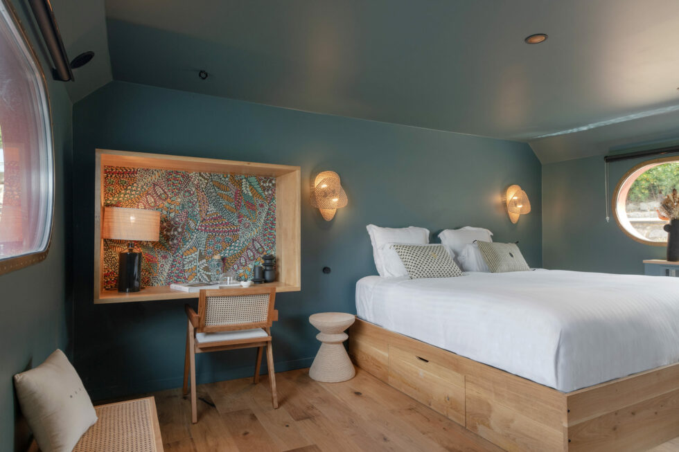 LA PENICHE _ HOME ON WATER