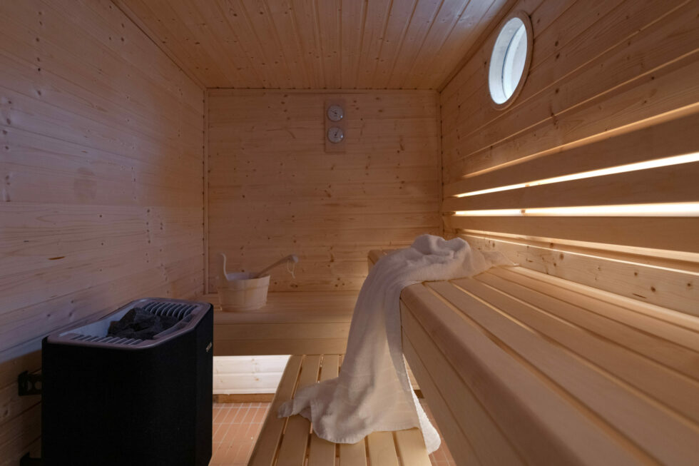 LA PENICHE _ HOME ON WATER